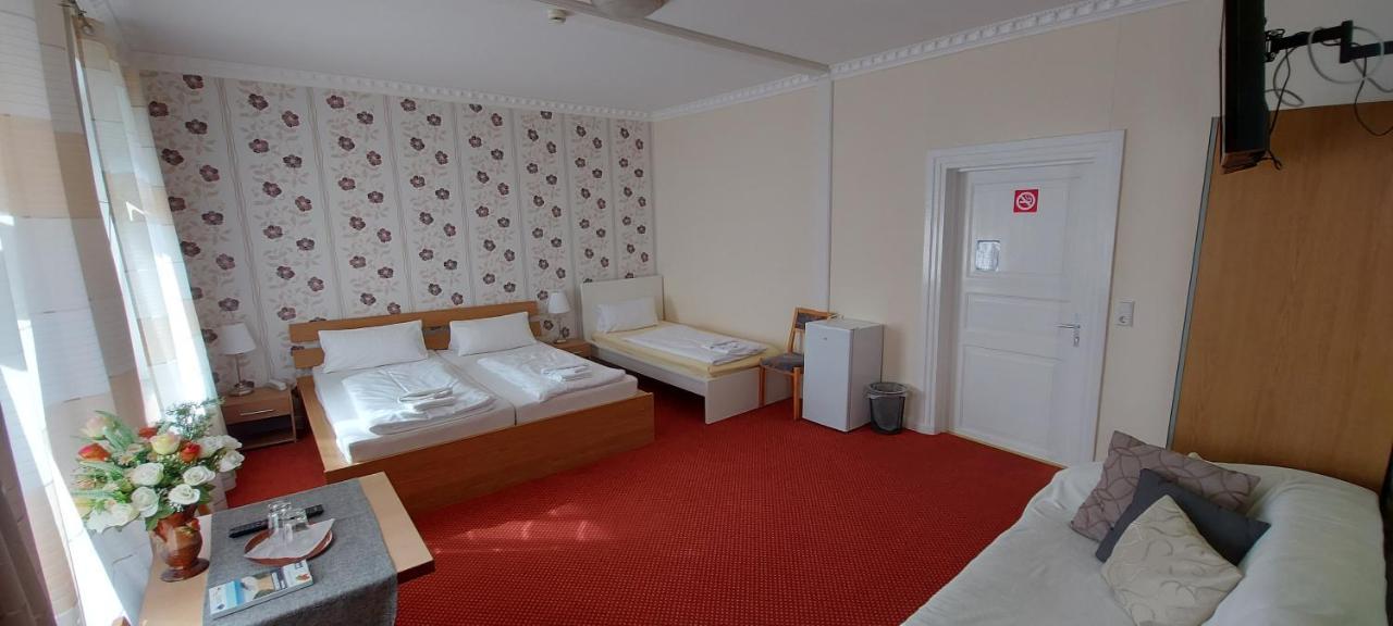 Hotel Restaurant Hellas Гельтинг Экстерьер фото