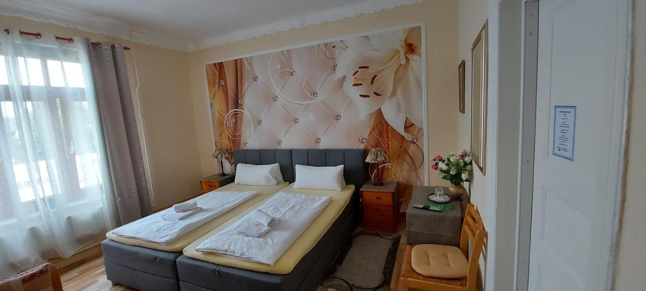 Hotel Restaurant Hellas Гельтинг Экстерьер фото